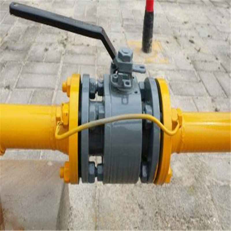 De soorten verbinding met klep en leidingen