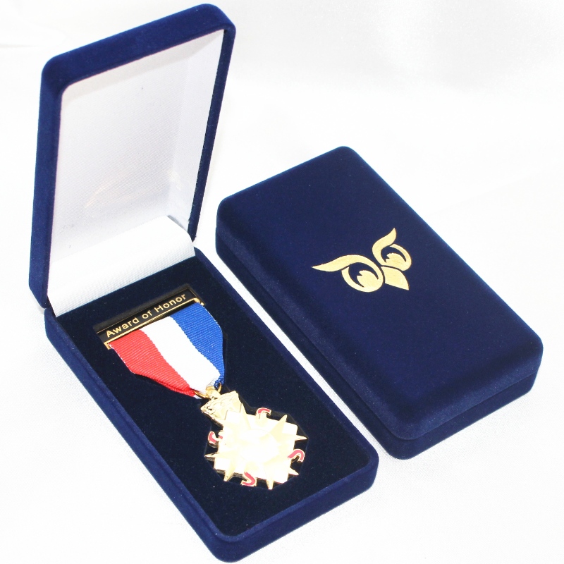 Item D-17L ronde vorm Velvet Box voor munt, ketting ^ badge, mm.60*113*25, gewicht over 56g