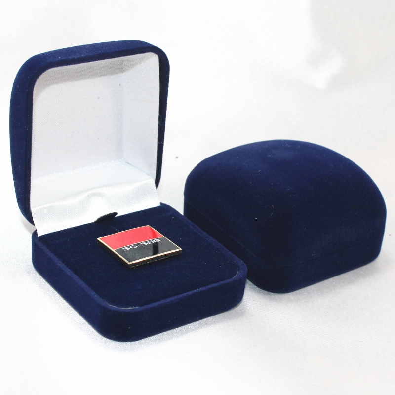Artikel F-2 ronde vorm Velvet Box voor ring, badge & kleine munt, mm. 52 * 57 * 34, weegt ongeveer 27 g