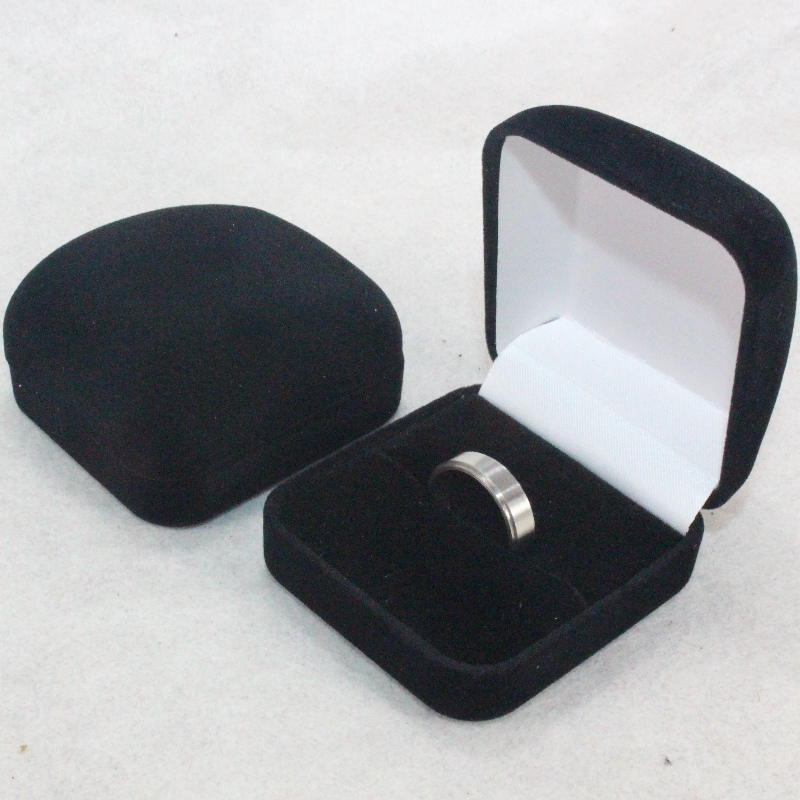 Artikel F-2 ronde vorm Velvet Box voor ring, badge & kleine munt, mm. 52 * 57 * 34, weegt ongeveer 27 g