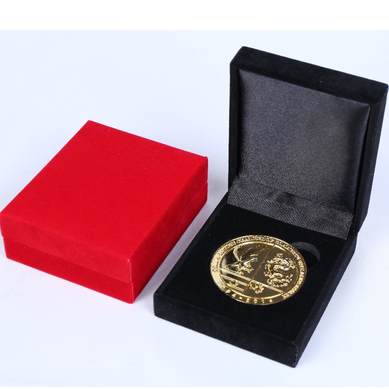 Artikel V-17 vierkant Kunstleer Kartonnen doos voor 45 * 53 mm munt, badge, manchetknopen, portemonnee clip etc. mm. 68 * 80 * 30, weegt ongeveer 62 g