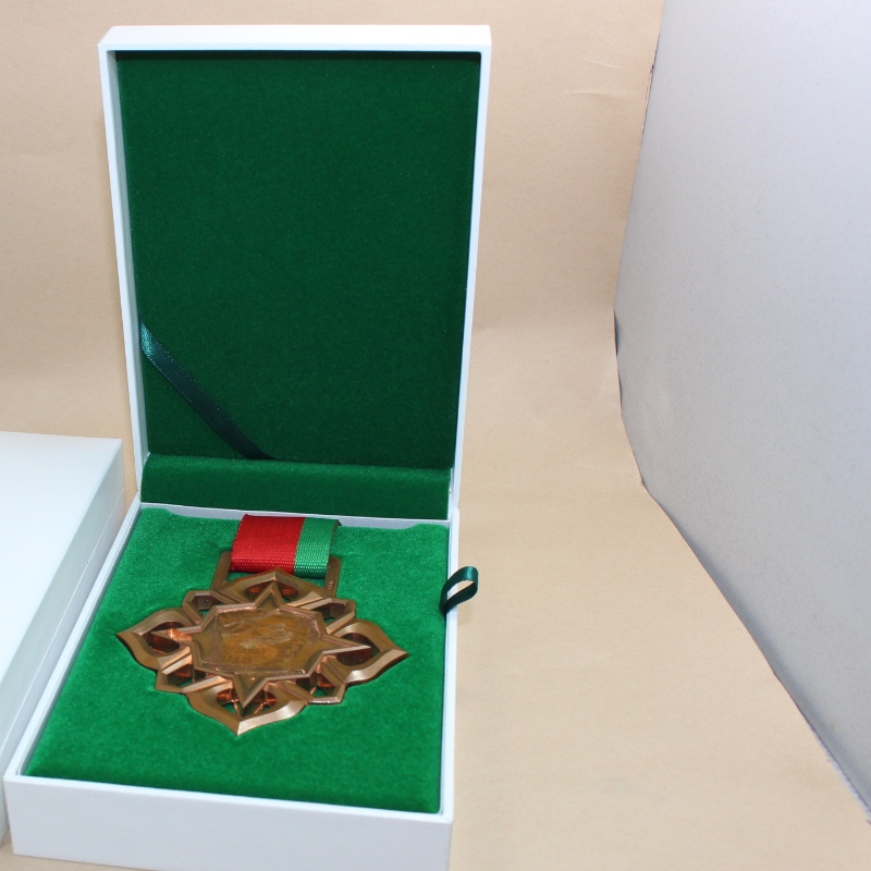 Item V-15L rechthoek PU leren doos voor 90*120 mm medaille, munt & badge, etc. mm.110*157*40, gewicht over 185g