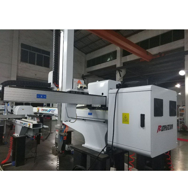 AC-servomotor Drie-assige robotarm voor CNC-machine en spuitgietmachine onder 650T