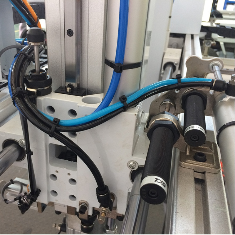 China lage prijs Robot Arm Manipulator met Servo Motor for Injection Mold Machine