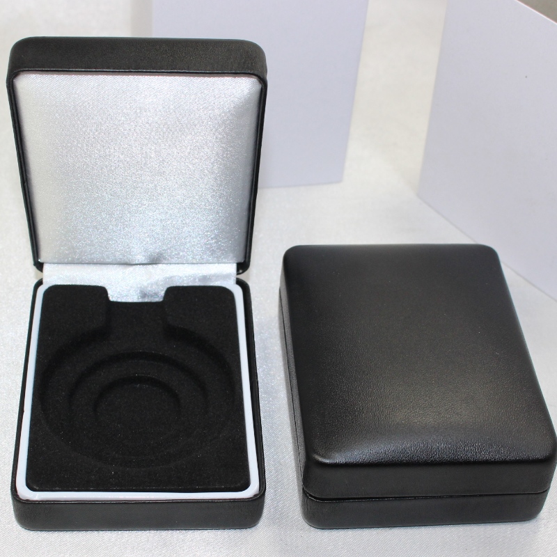 Artikel T-03 medaillekist bedekt met flanellen of PU-leer voor 35-50 mm munten, badge ＆ kleine medaille, enz. Mm. 70 * 91 * 35 mm, weegt ongeveer 92 g