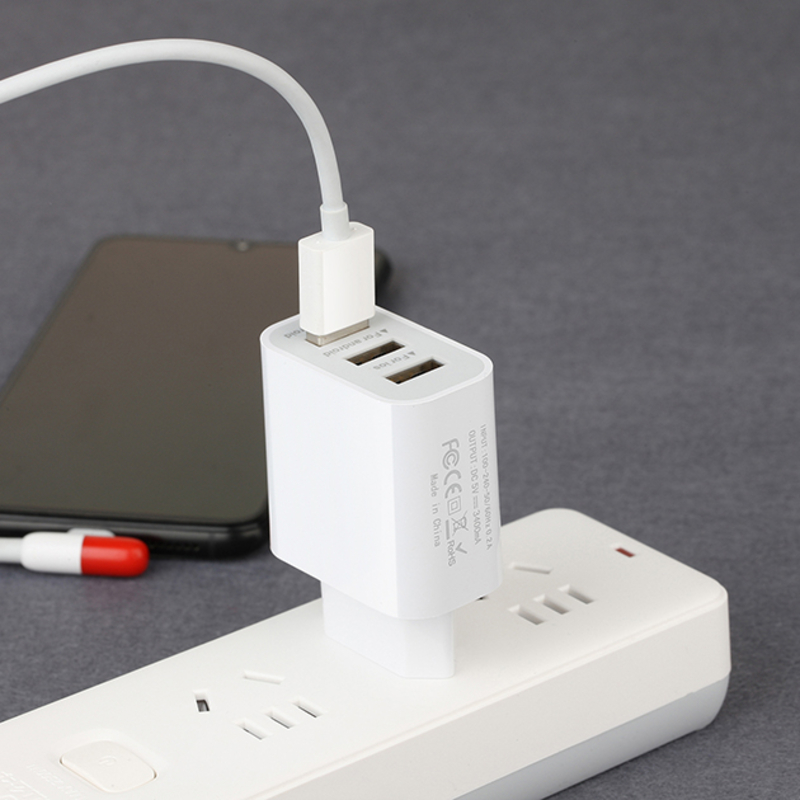 Elektrische pluggen Mobiele telefoon Fast Charger Universal adapter 3USB-oplader draagbare oplader
