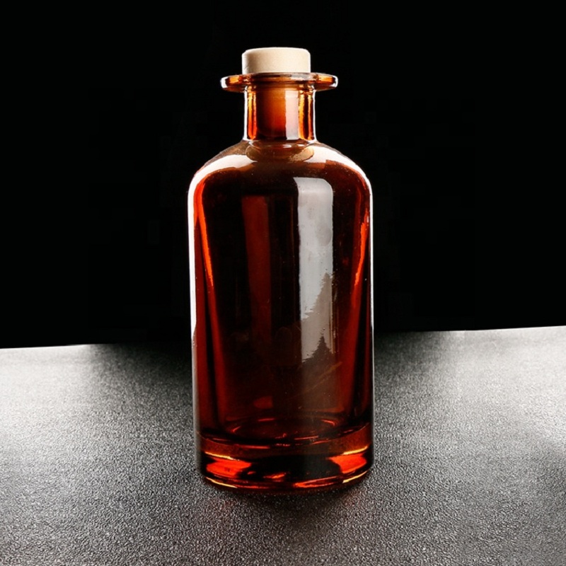 Gekleurde rietverspreider glazen fles met hoge kwaliteit