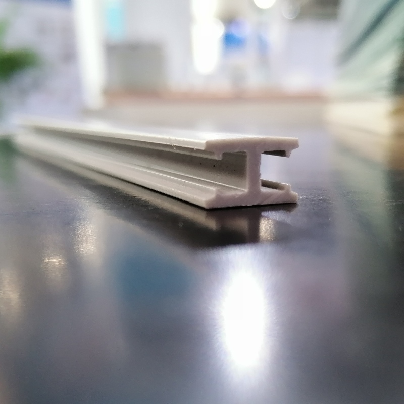 Aanleg van een hogedrukverbinding voor de bouw van een speciale luchtflens van het duct-vlak strips van PVC U flenzen voor leidingen voor ventilatiesysteem