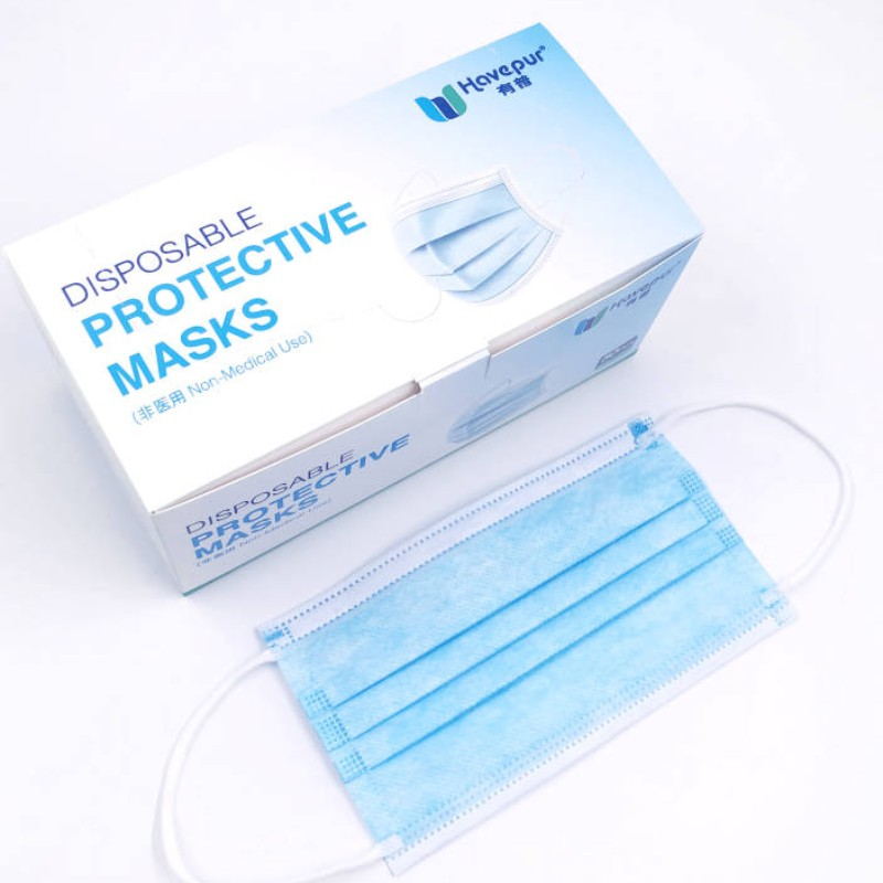 Maskers worden bewaakt door liefde, en de hele familie is gezond en zorgeloos.