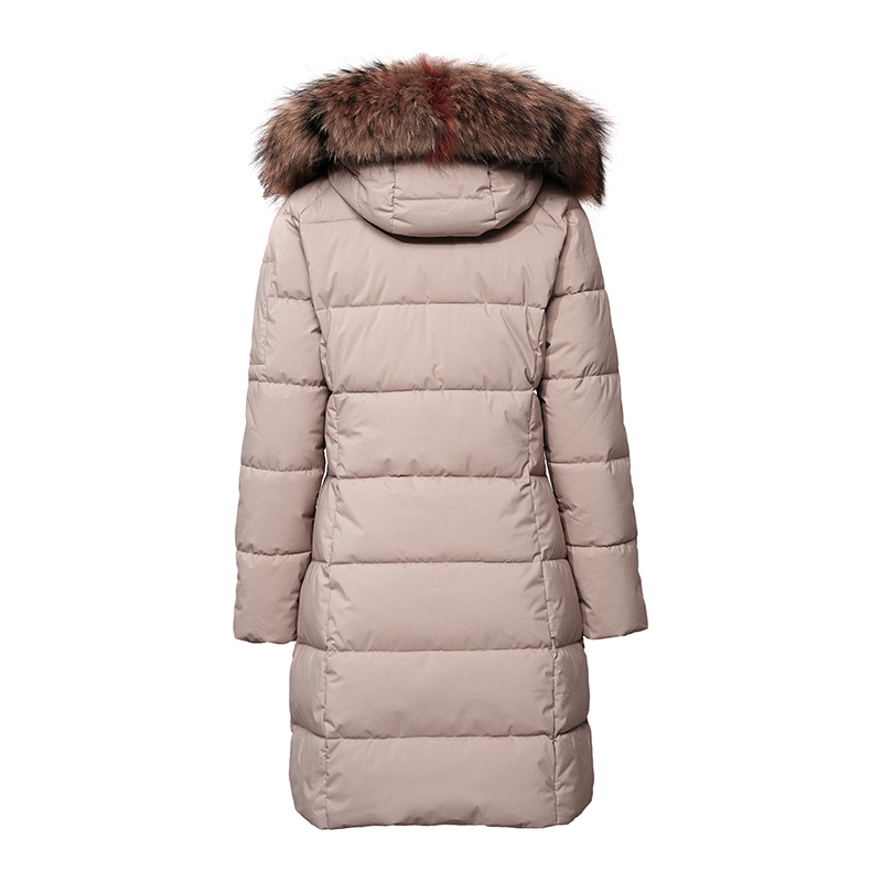 Een warme jas met afneembare kap en echte vacht.