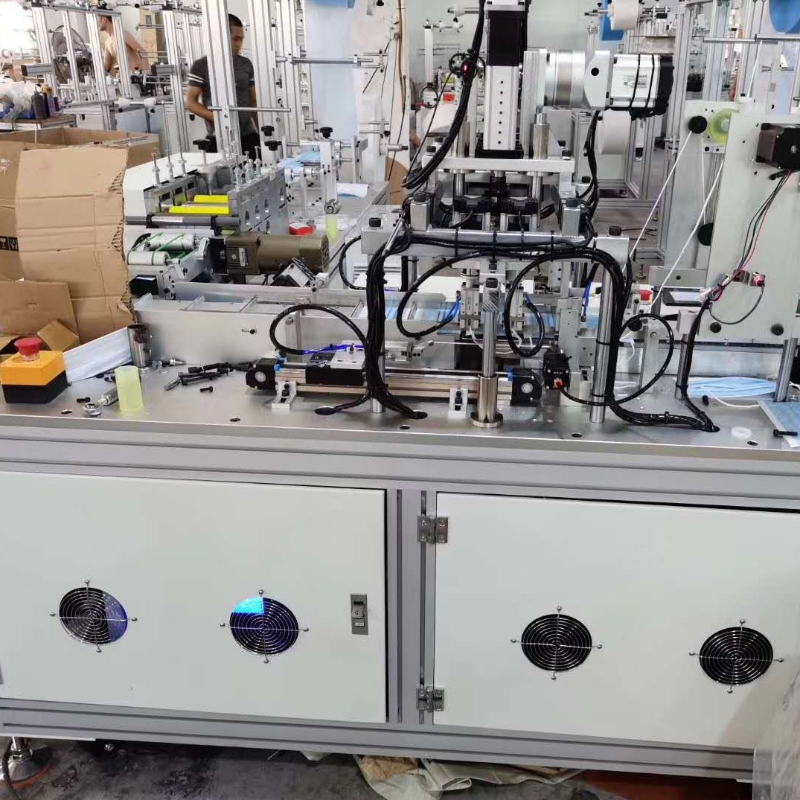 Machine voor het maken van driedubbele gezichtsmasker