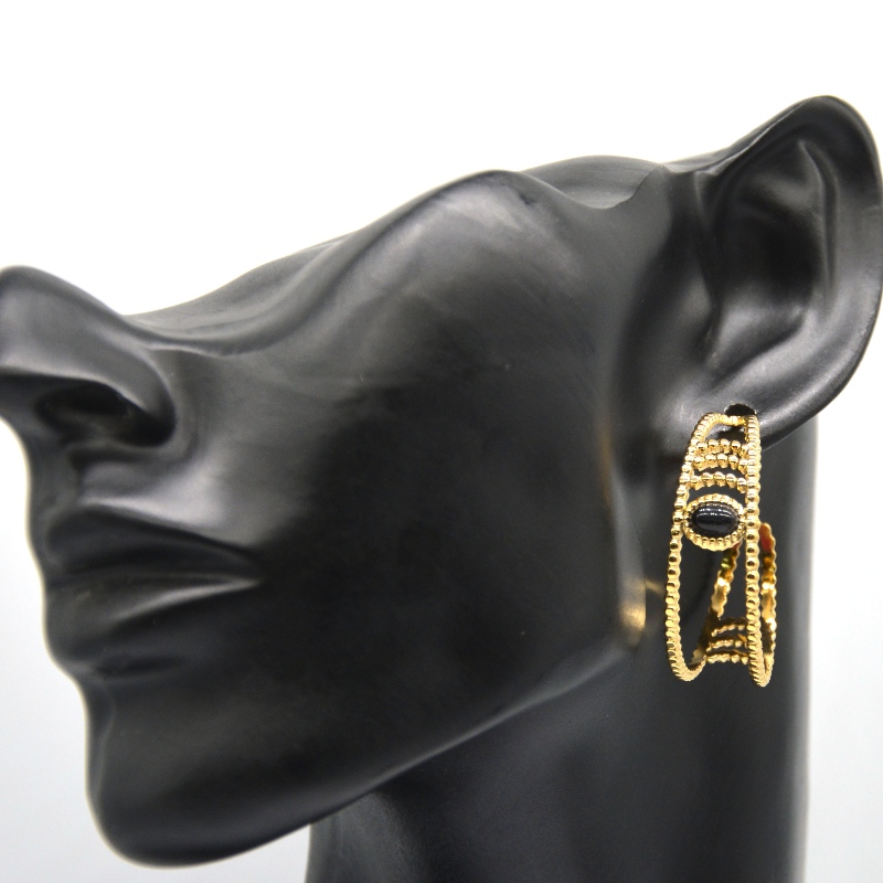 Gouden hoepel oorbellen, C-vormige hoepel oorbellen, zwarte agaat, vrouwelijke gevoelige oren, hypoallergene sieraden, China Ruifanbao sieraden verwerkingsfabriek