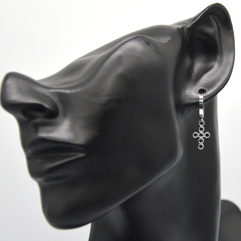 Zilveren kruis oorbellen Cubic Zirconia nagel instelling kleine cirkel oorbellen bungelende kruis unisex China Ruifanbao sieraden verwerking fabriek