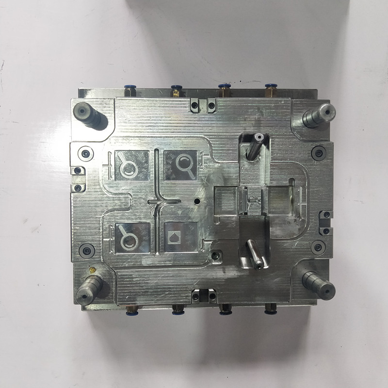 Benchmark Block schimmel
