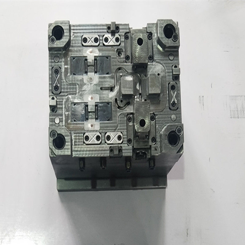 Benchmark Block schimmel