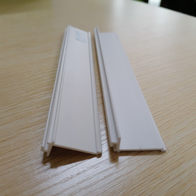 China fabrikant voor pvc l kanaal profiel pvc strip pvc l vorm profiel voor het bouwen van decoratie