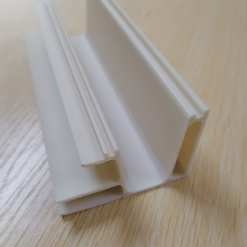 Niet-standaard Aangepaste pvc-profielcentrale pvc-profielleverancier pvc profieltrim in China