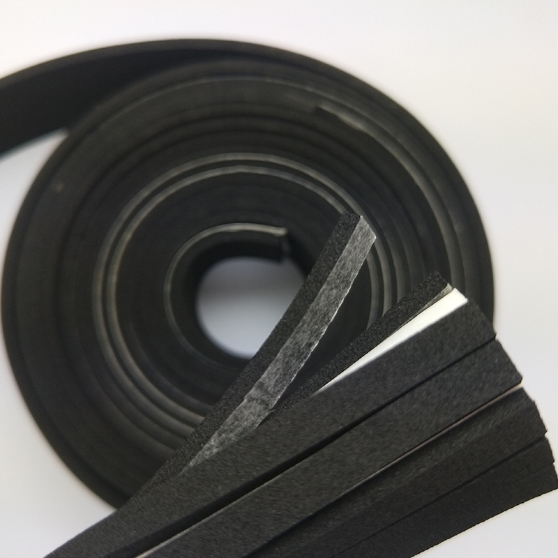 De fabriek levert zwart EPDM-schuim, vlamvertragend zelfklevend schuim, schokabsorberend en afdichtend schuim dat kan worden gestanst