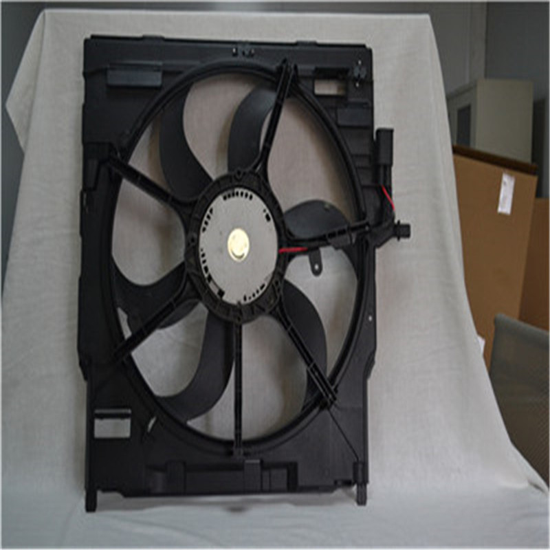 Radiator Koelventilator voor BMW E70 / E71 OEM # 17428618239 17428618238