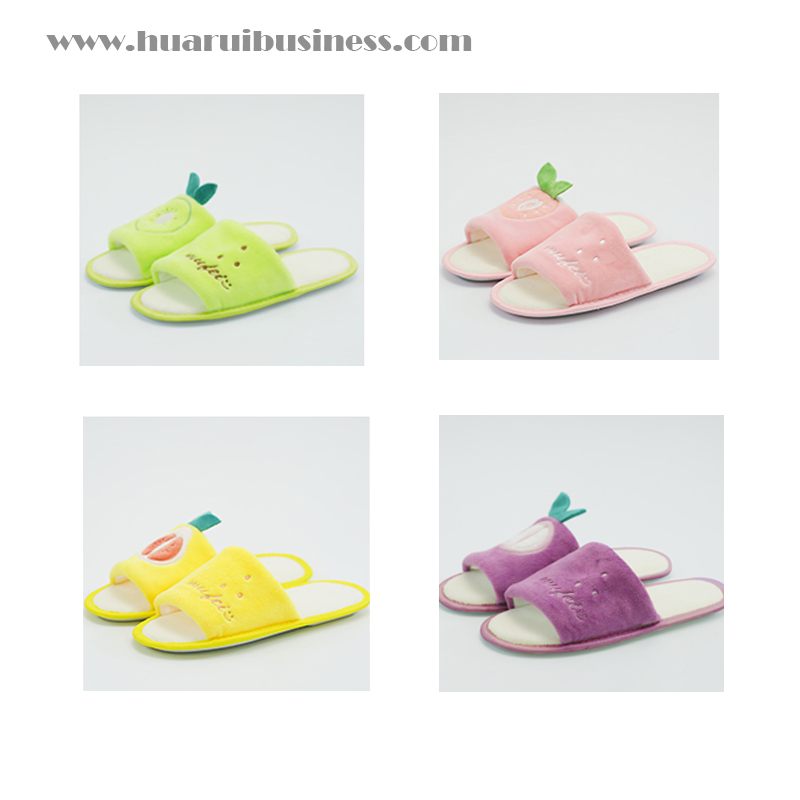 Microfiber huismuiltje, binnenmuiltje, pantoffel, pontoufle, metborduurwerk.OpenToe Minimalist Sliders.
