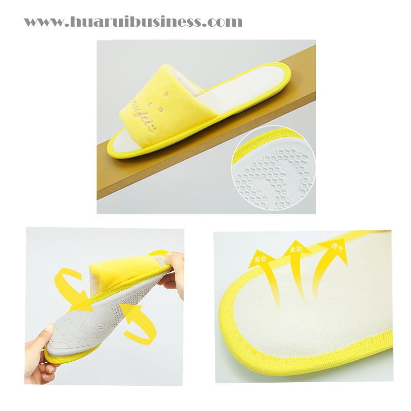 Microfiber huismuiltje, binnenmuiltje, pantoffel, pontoufle, metborduurwerk.OpenToe Minimalist Sliders.