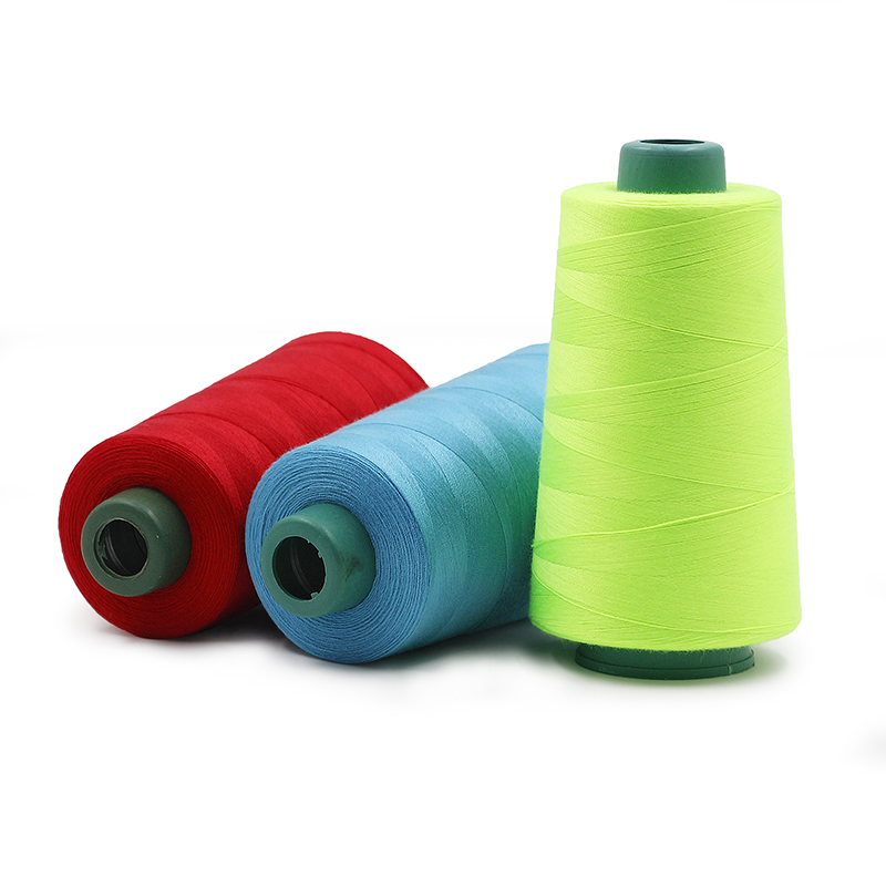 Naaigaren van gesponnen polyester