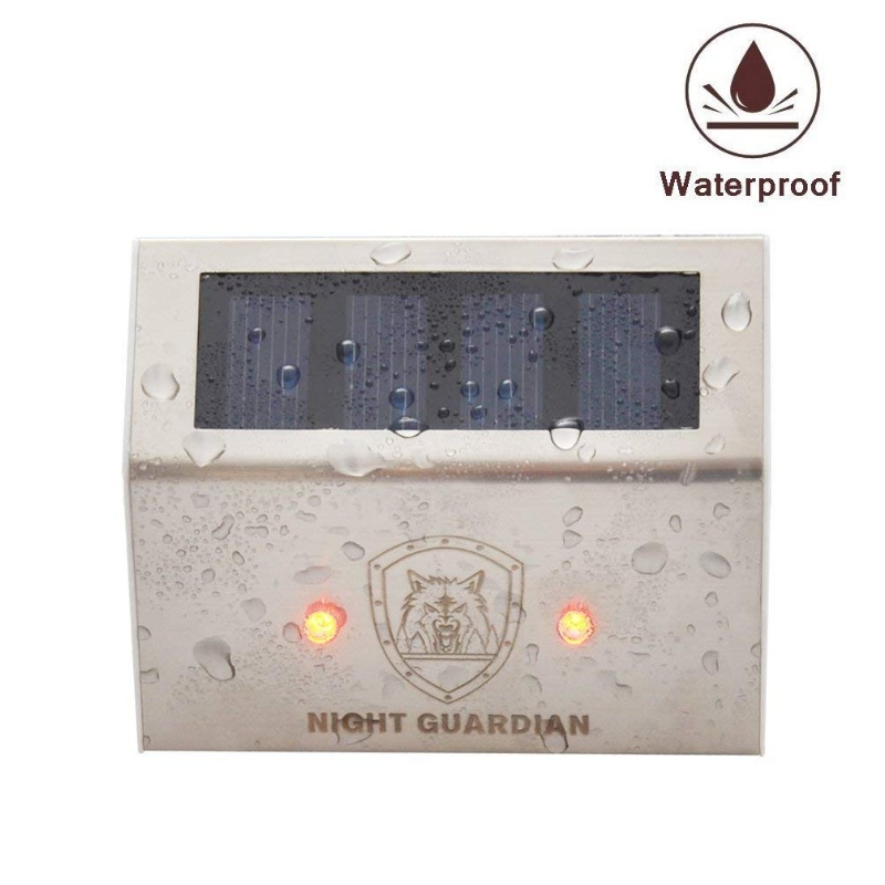 Solar Powered RED Eye pro led wolfspredator Deterrent Light