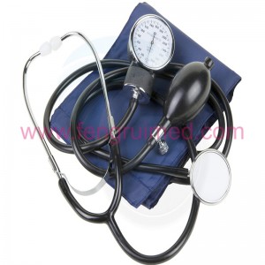 Aneroïde sphygmomanometer met een stethoscoop