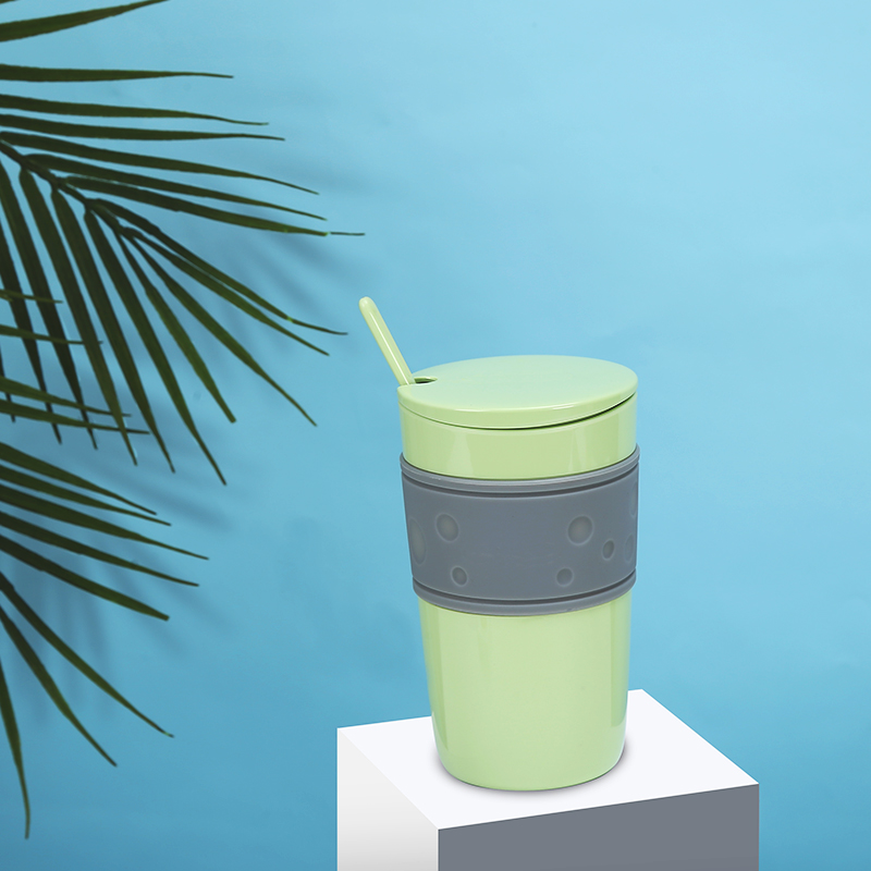 Eco-koffiekopjes met deksels