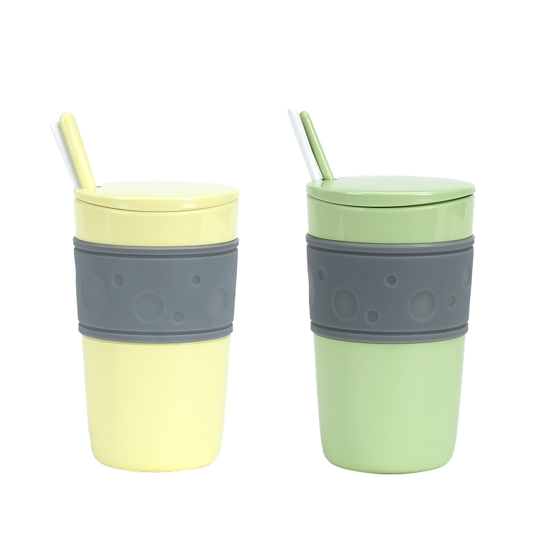 Eco-koffiekopjes met deksels