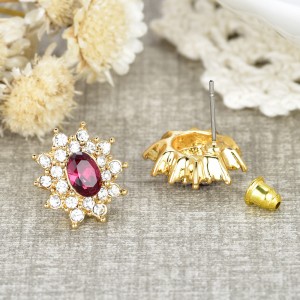 Klassieke kleine oor oorbellen