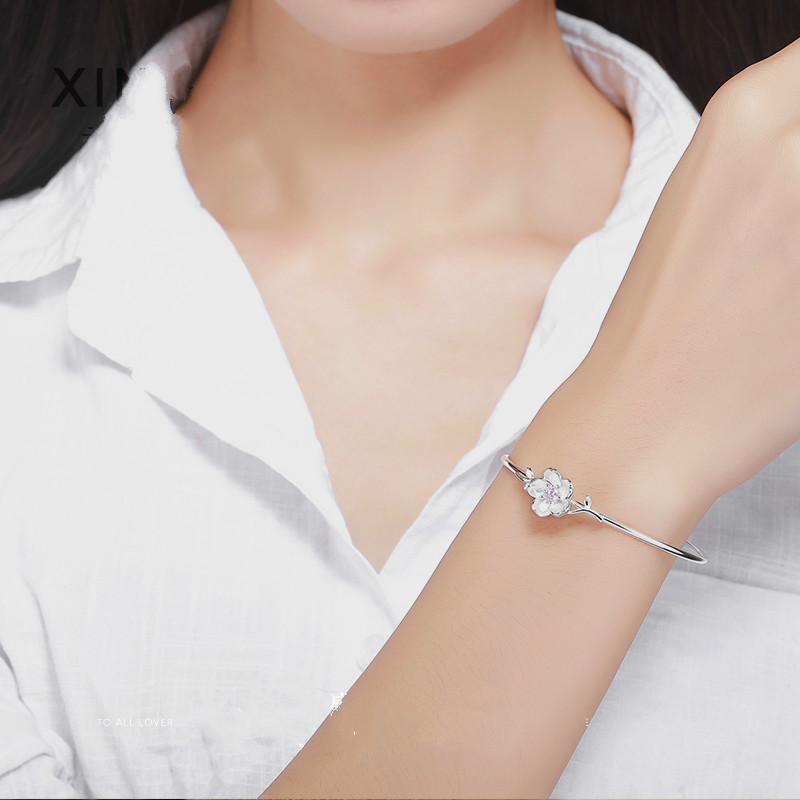 Elegante persoonlijkheid kersenbloesem zilveren armband