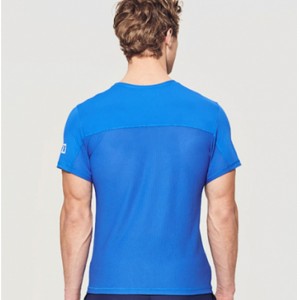 Training T-shirt gemaakt van vochtafvoerende stof