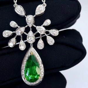 Nieuw ontwerp Privé Custom 18K Gold met 2,00ct Emerald Necklace met gilde -inspectiecertificaat