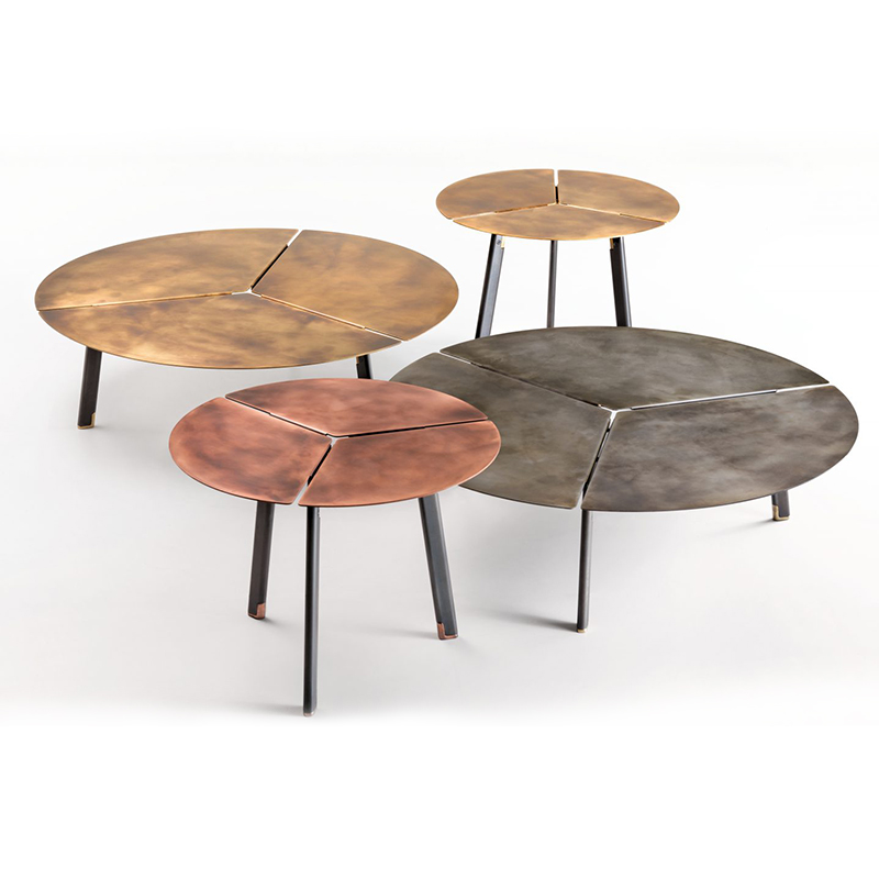 Italiaanse minimalistische 3 -been bijzettafel rustieke antieke ijzeren grafiet stalen ronde metalen salontafel
