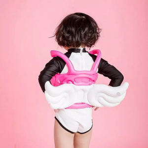 Gevoerde kinderen engel