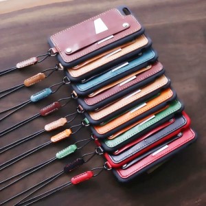 Het is geschikt voor de iphone8 mobiele telefoon beschermende lederen case. Het is gemaakt van top kalfsleer. De lederen hoes is ontworpen met een handriem. De geïmporteerde tpu+pc twee in één zacht rubberen geval is anti vallen en an...