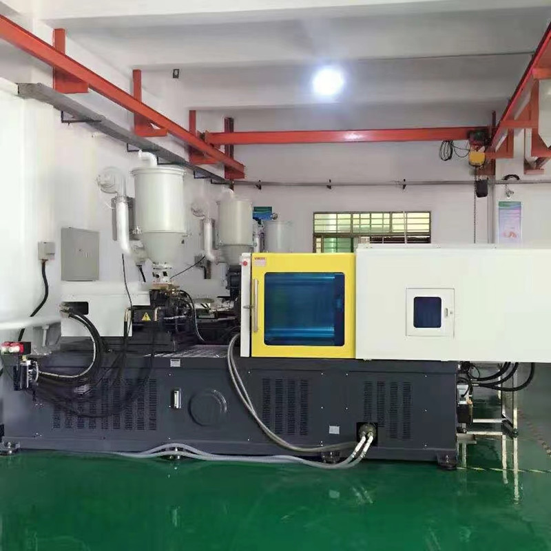 Het bedrijf heeft eennieuwe, zeernauwkeurige spuitgietmachine voor mobiele telefoonhoesjes