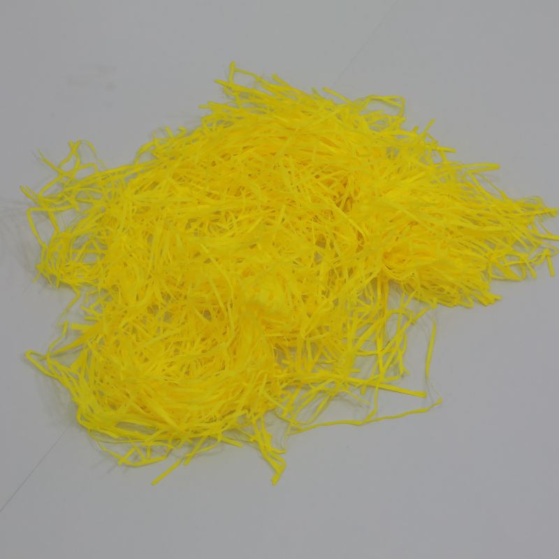 Geel vulling crinkle versnipperd papier