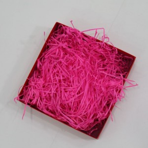 Roze vulling crinkle versnipperd papier