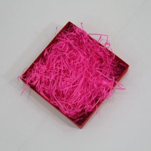 Roze vulling crinkle versnipperd papier