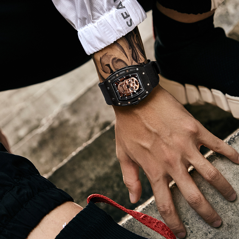 McKinsey bracht een rapport uit: in de komende vijf jaar zal de high-end sieraden en luxe horloge-industrie snel groeien!