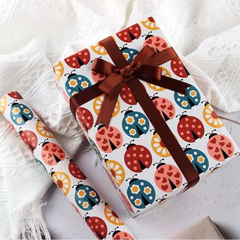 Inpak papier bedrukt tissuepapier voor verjaardag aangepast logo gedrukt 60G/70g/80g/90g/100g inpakpapier cadeau pakket multicolor cadeaubonistiekpapier inpakpapier