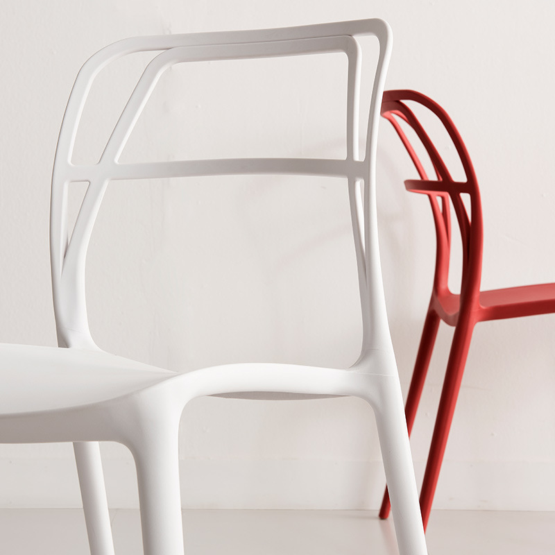 Modern design kleurrijke armloze vaste rugleuning buitenste lounge plastic eetkamerstoel