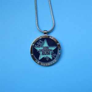 Modeontwerp zacht geëmailleerde aangepaste medaillon ketting medaille van eer