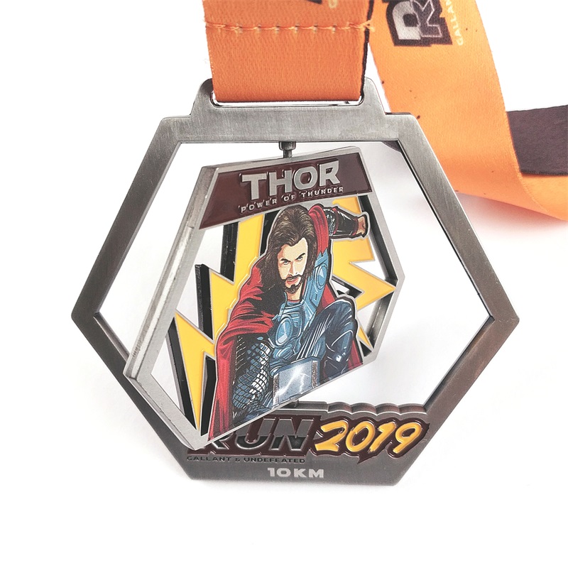 Knip zinklegeringsmedailles op maat gemaakte medailles Design Super Hero Awards gouden medaille
