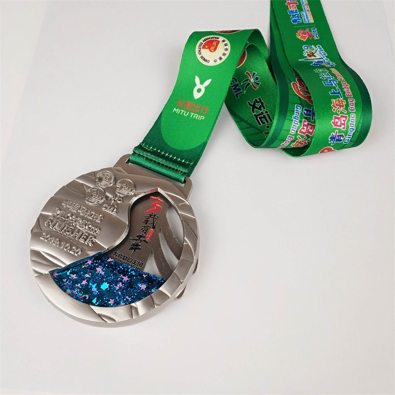 Ontwerp je eigen sportlegeringsmedaille met lanyard injecteren glitter vloeibare drijfzand zilveren medaillon