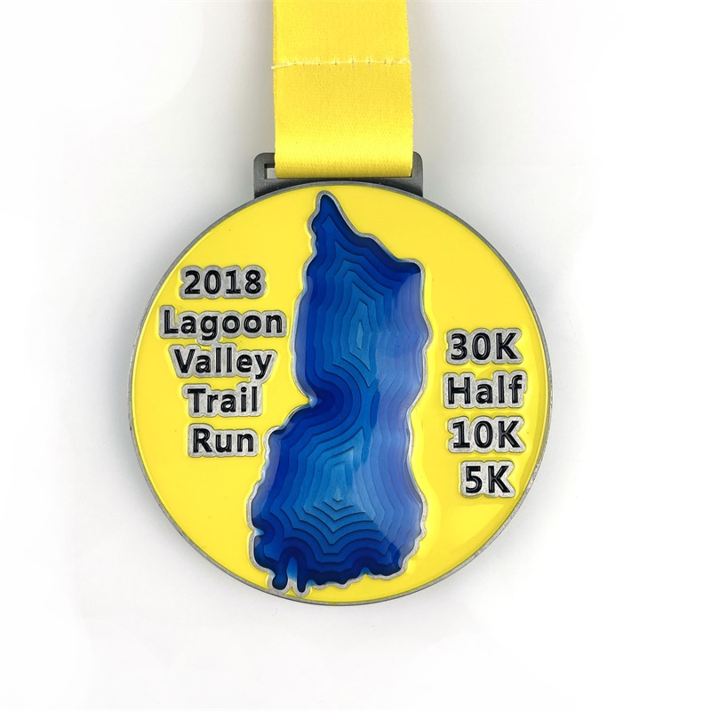 Zinklegering die casting medaille uv print aangepaste halve marathonmedailles