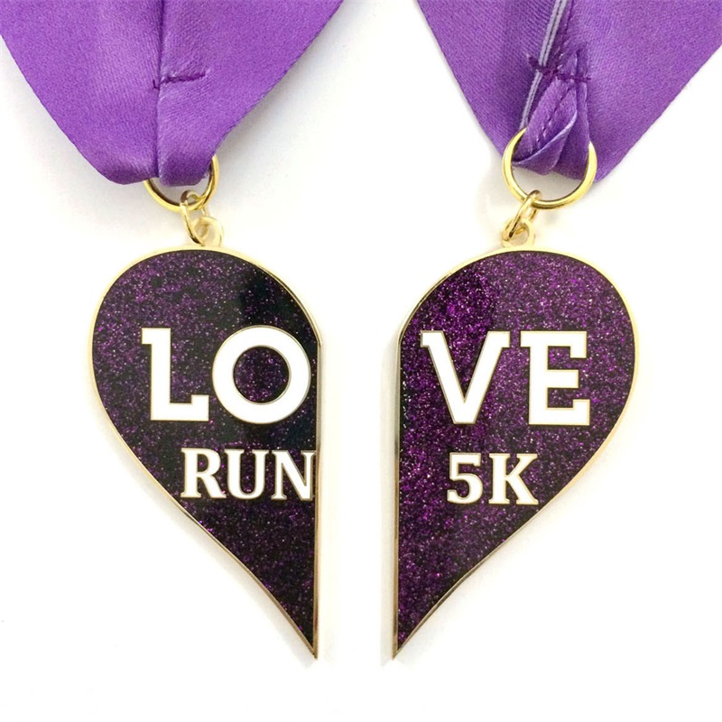 Mooi hartontwerp Die gegoten medaillekleur 3D emailmedailles op maat gemaakte medaille stickers op maat