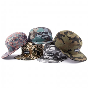 Aangepaste hoogwaardige comfortabele platte rand Caps Kids 5 Panel camp hoed met lederen patch